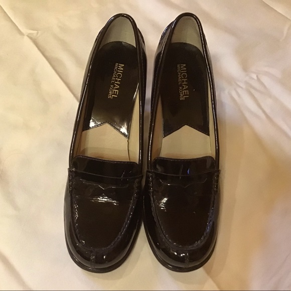 MIchael Kors size 8 1/2 burgundy color - Picture 1 of 7